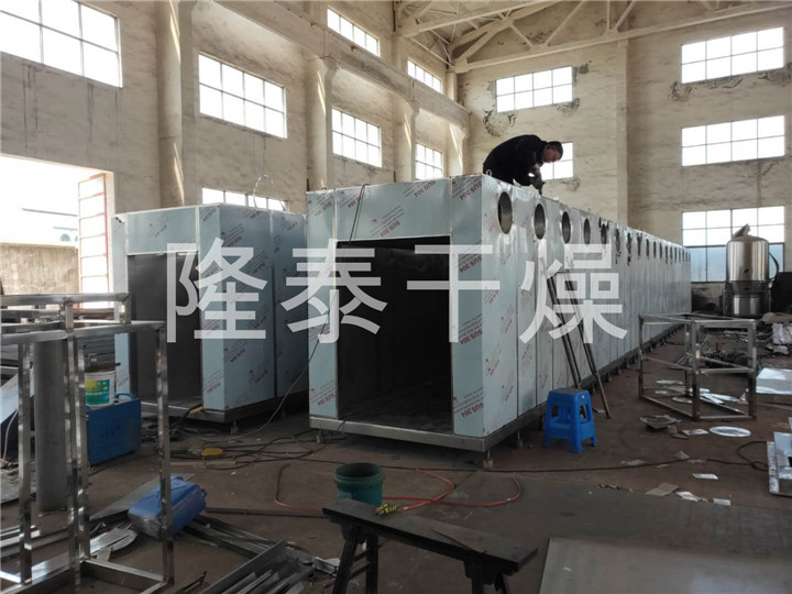SD係列隧（suì）道（dào）式（shì）熱風循環烘（hōng）箱